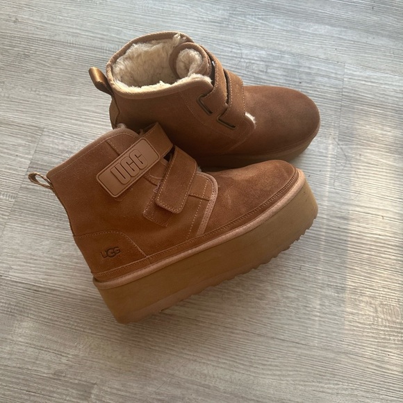 UGG Neumel Platform Sz cool girls only - Main Image